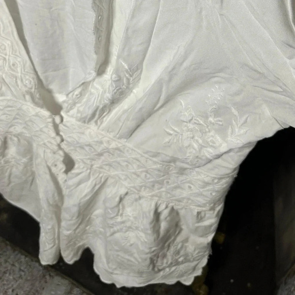 Soft Surroundings size Medium women’s embroidered top gorgeous floral detailing - Picture 2 of 6